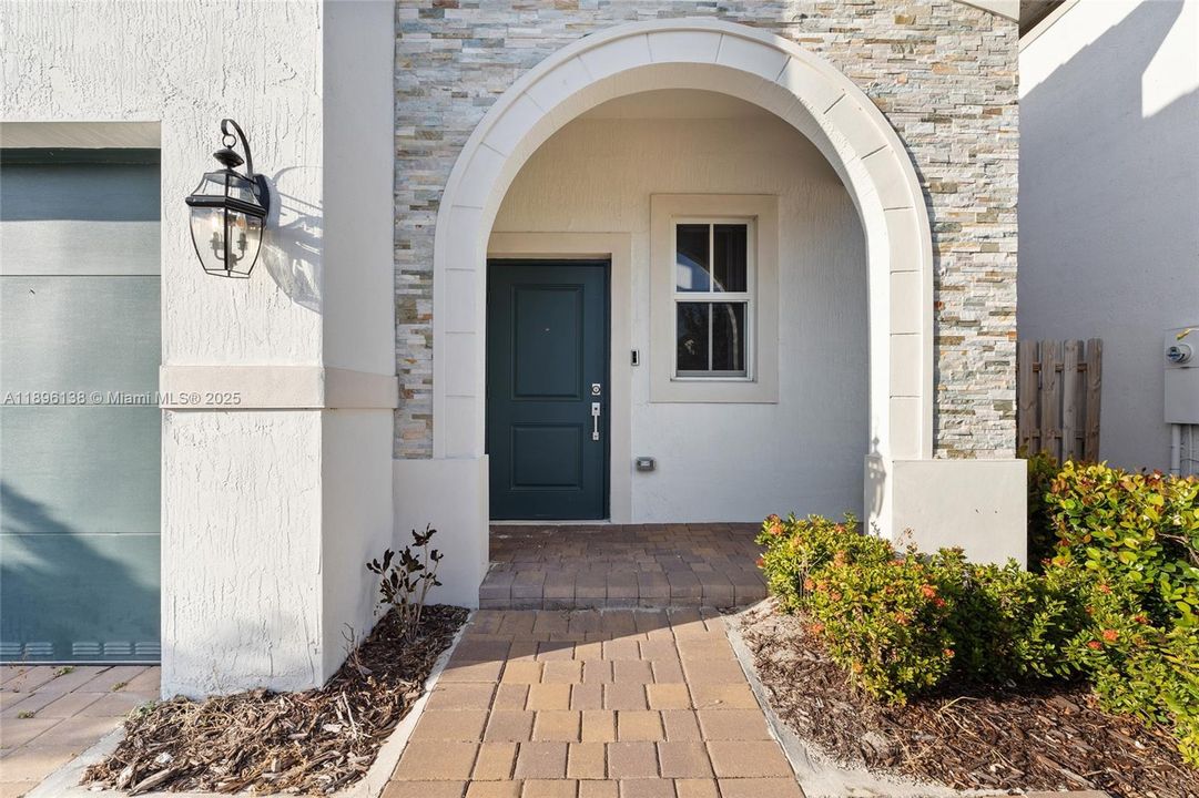 For Sale: $645,000 (3 beds, 2 baths, 1840 Square Feet)