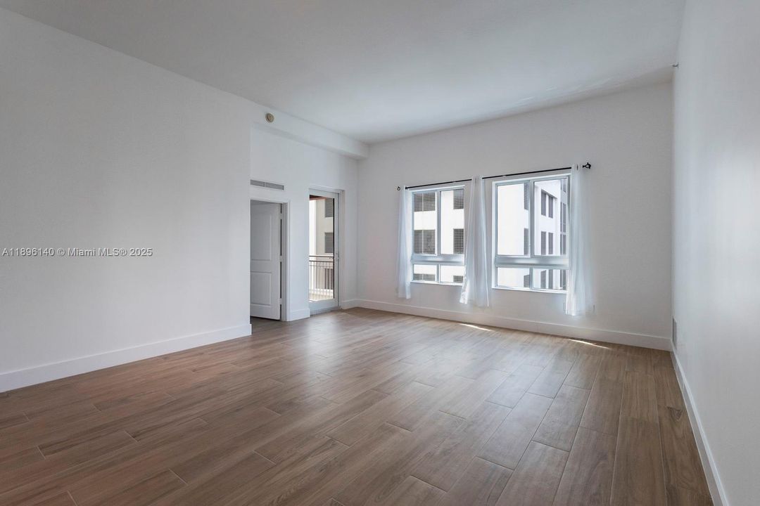 For Sale: $475,000 (2 beds, 2 baths, 1260 Square Feet)