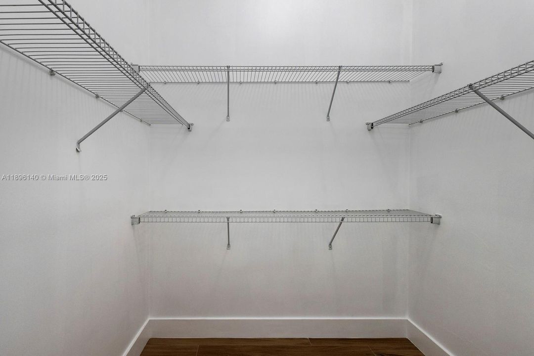 For Sale: $475,000 (2 beds, 2 baths, 1260 Square Feet)