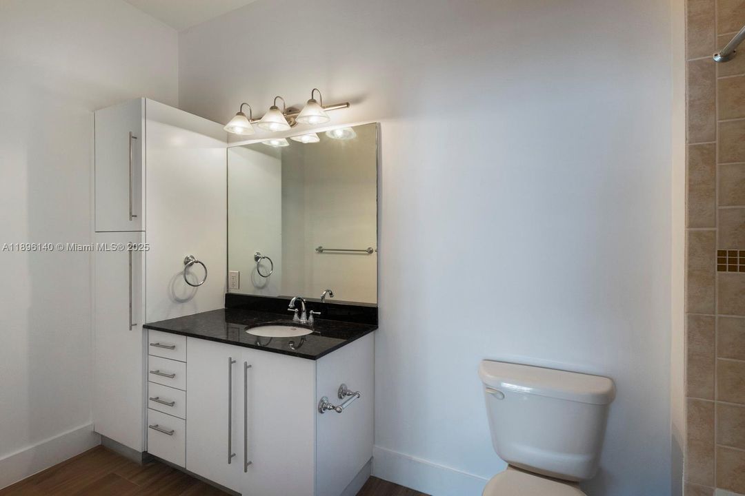 For Sale: $475,000 (2 beds, 2 baths, 1260 Square Feet)