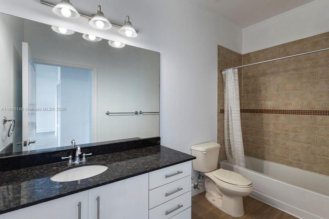 For Sale: $475,000 (2 beds, 2 baths, 1260 Square Feet)