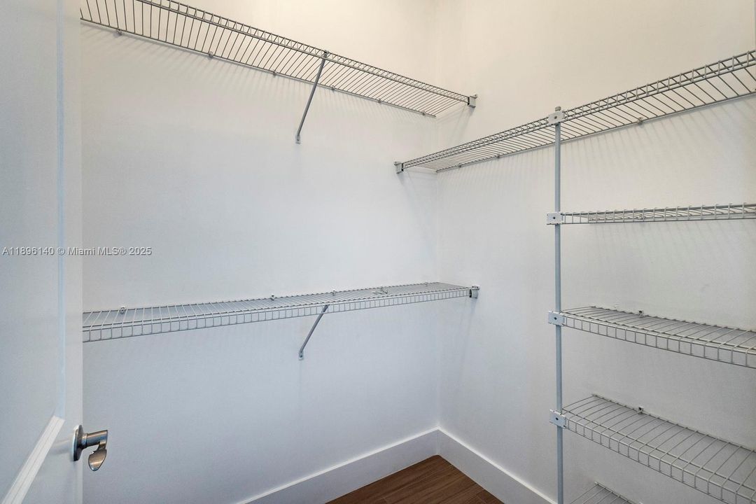 For Sale: $475,000 (2 beds, 2 baths, 1260 Square Feet)