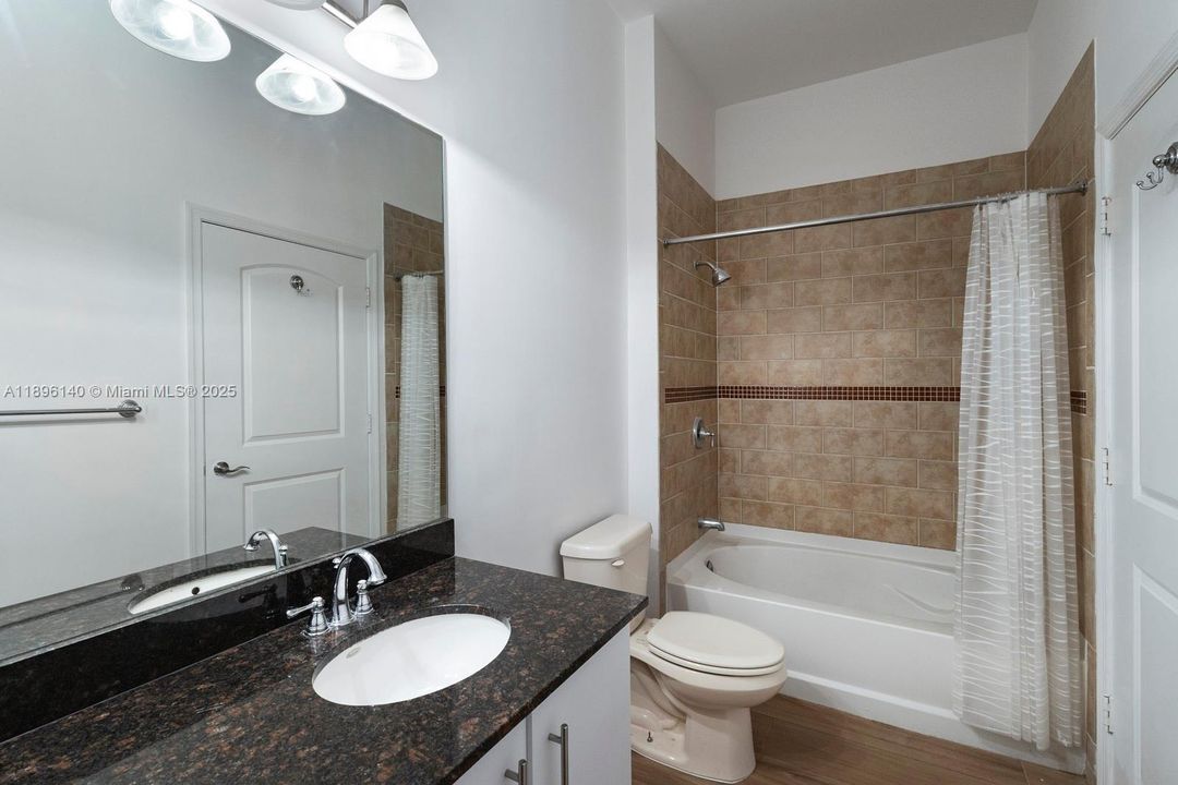For Sale: $475,000 (2 beds, 2 baths, 1260 Square Feet)