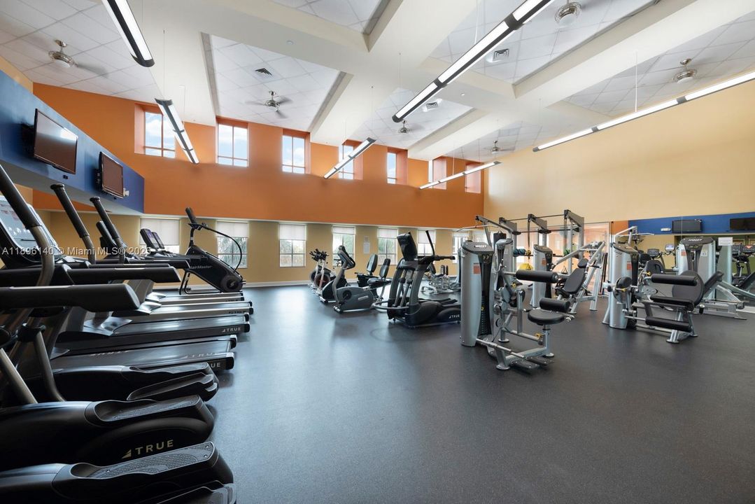 For Sale: $475,000 (2 beds, 2 baths, 1260 Square Feet)