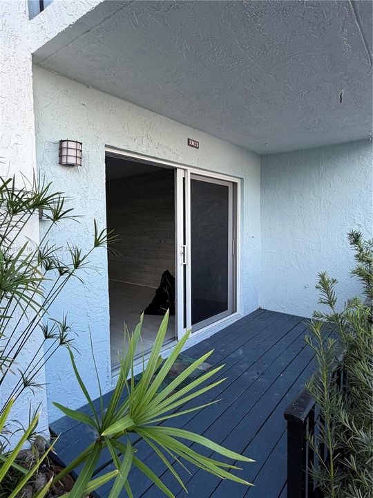 Active With Contract: $175,000 (1 beds, 2 baths, 1000 Square Feet)