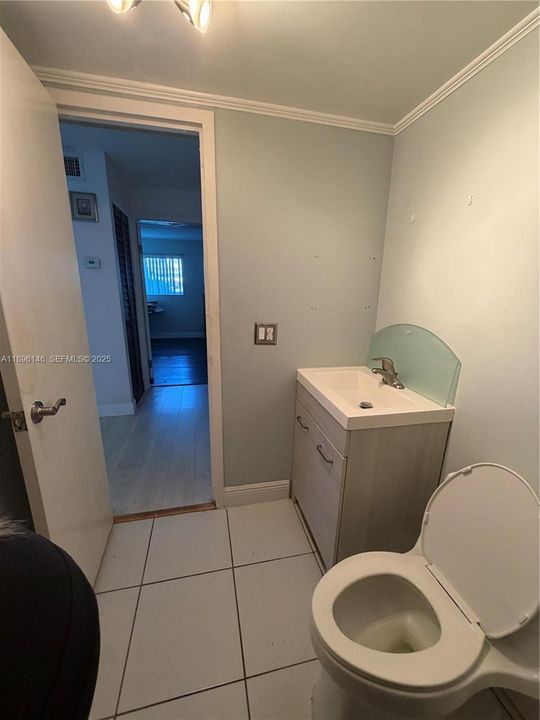 Active With Contract: $175,000 (1 beds, 2 baths, 1000 Square Feet)