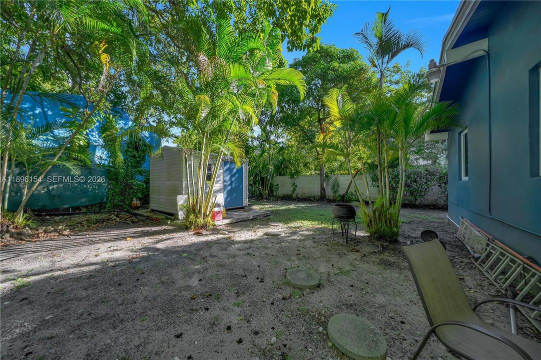 For Sale: $1,195,000 (3 beds, 1 baths, 1120 Square Feet)