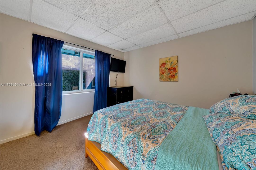 For Sale: $1,195,000 (3 beds, 1 baths, 1120 Square Feet)