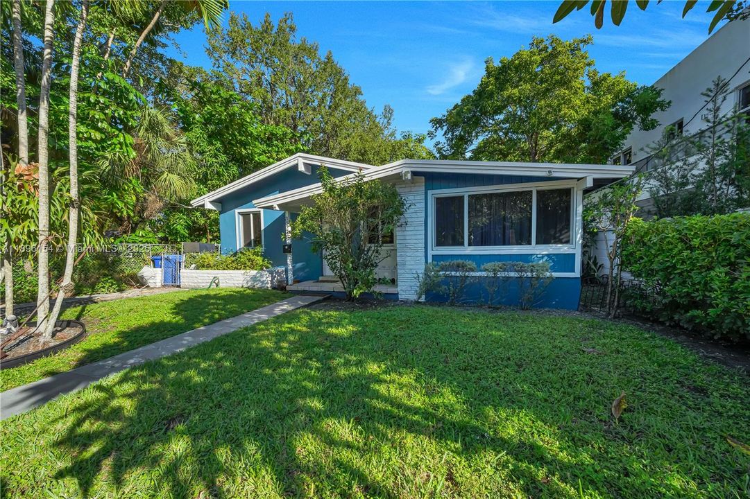 For Sale: $1,195,000 (3 beds, 1 baths, 1120 Square Feet)
