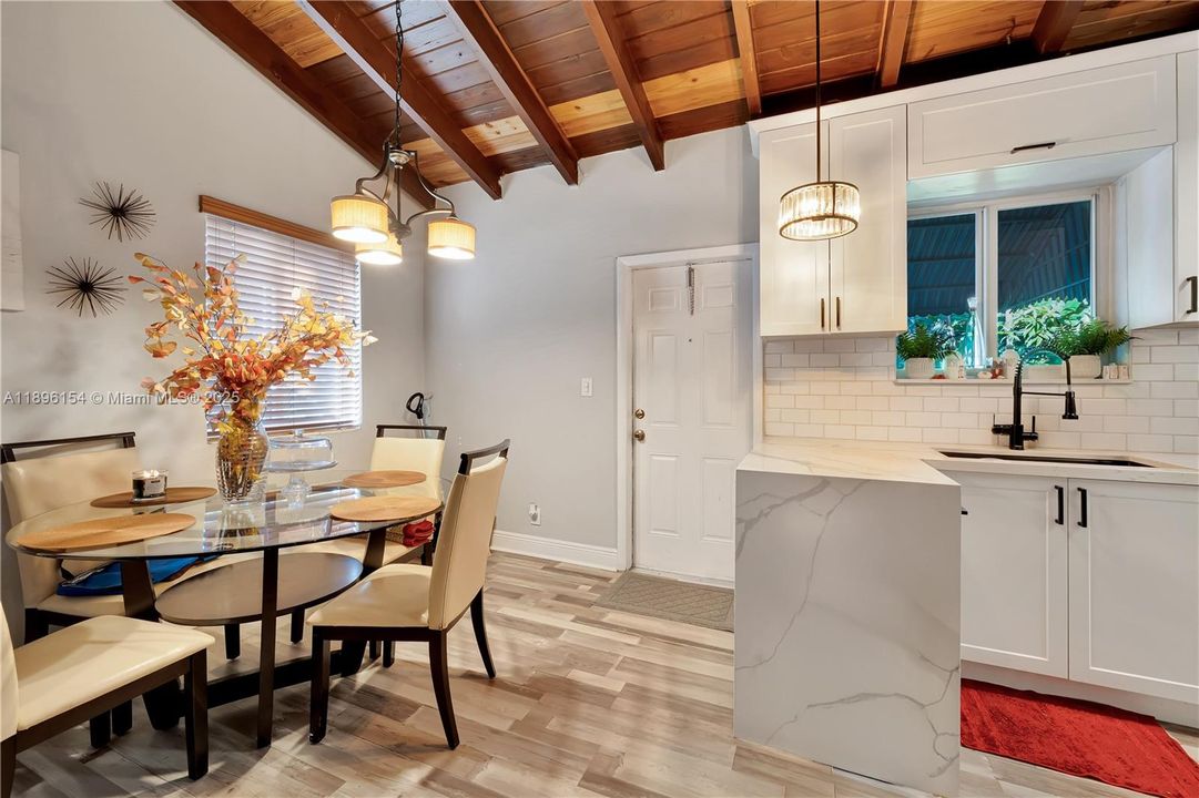 For Sale: $1,195,000 (3 beds, 1 baths, 1120 Square Feet)