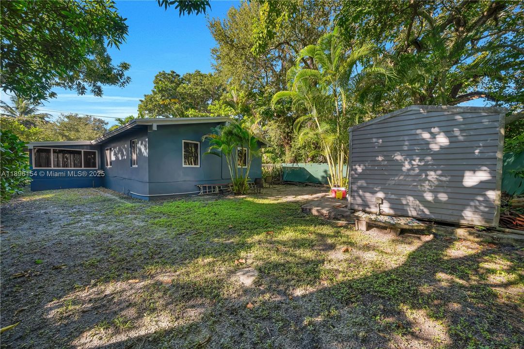 For Sale: $1,195,000 (3 beds, 1 baths, 1120 Square Feet)