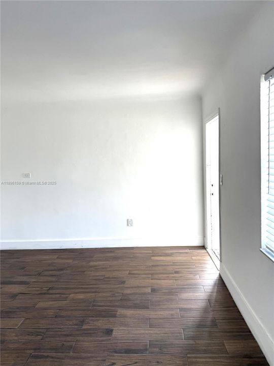 最近租的: $2,000 (2 贝兹, 1 浴室, 700 平方英尺)