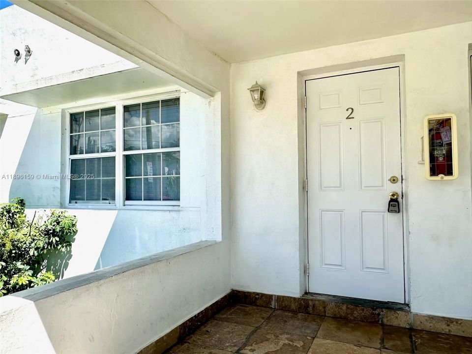 最近租的: $2,000 (2 贝兹, 1 浴室, 700 平方英尺)