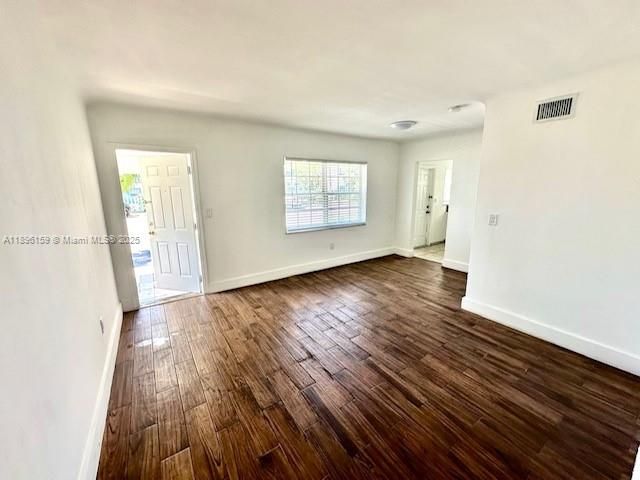 最近租的: $2,000 (2 贝兹, 1 浴室, 700 平方英尺)