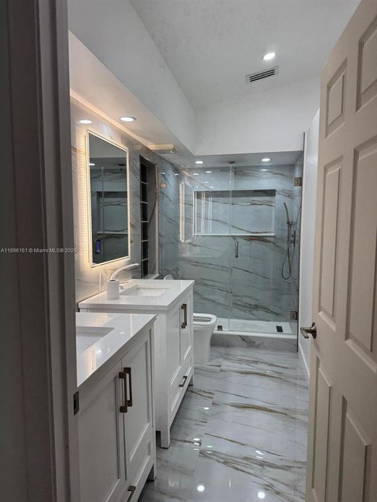 Active With Contract: $2,900 (3 beds, 2 baths, 1579 Square Feet)