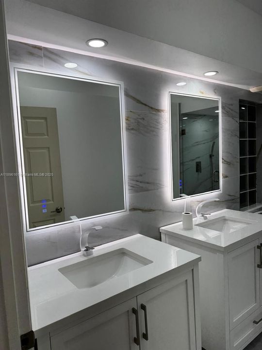 Active With Contract: $2,900 (3 beds, 2 baths, 1579 Square Feet)