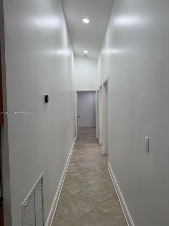 Active With Contract: $2,900 (3 beds, 2 baths, 1579 Square Feet)