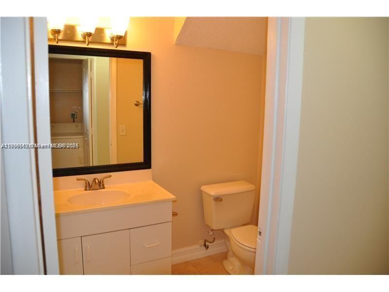 For Rent: $2,650 (2 beds, 2 baths, 1210 Square Feet)