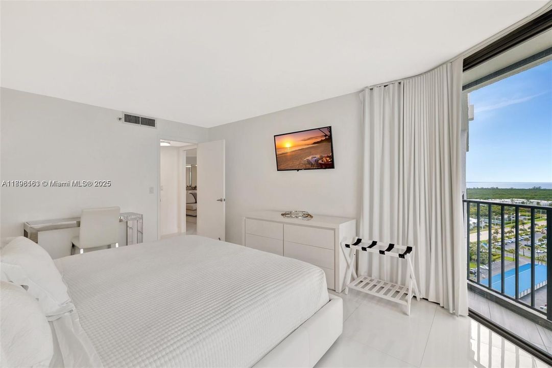 出租: $5,500 (2 贝兹, 2 浴室, 1346 平方英尺)