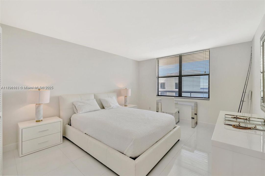 出租: $5,500 (2 贝兹, 2 浴室, 1346 平方英尺)