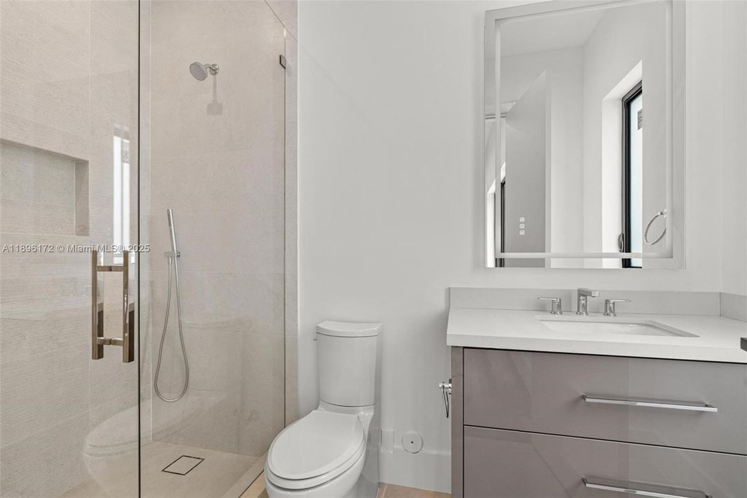 For Sale: $6,500,000 (6 beds, 6 baths, 7263 Square Feet)