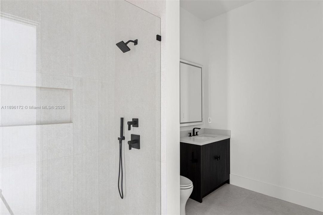 For Sale: $6,500,000 (6 beds, 6 baths, 7263 Square Feet)