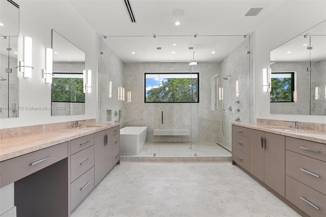 For Sale: $6,500,000 (6 beds, 6 baths, 7263 Square Feet)