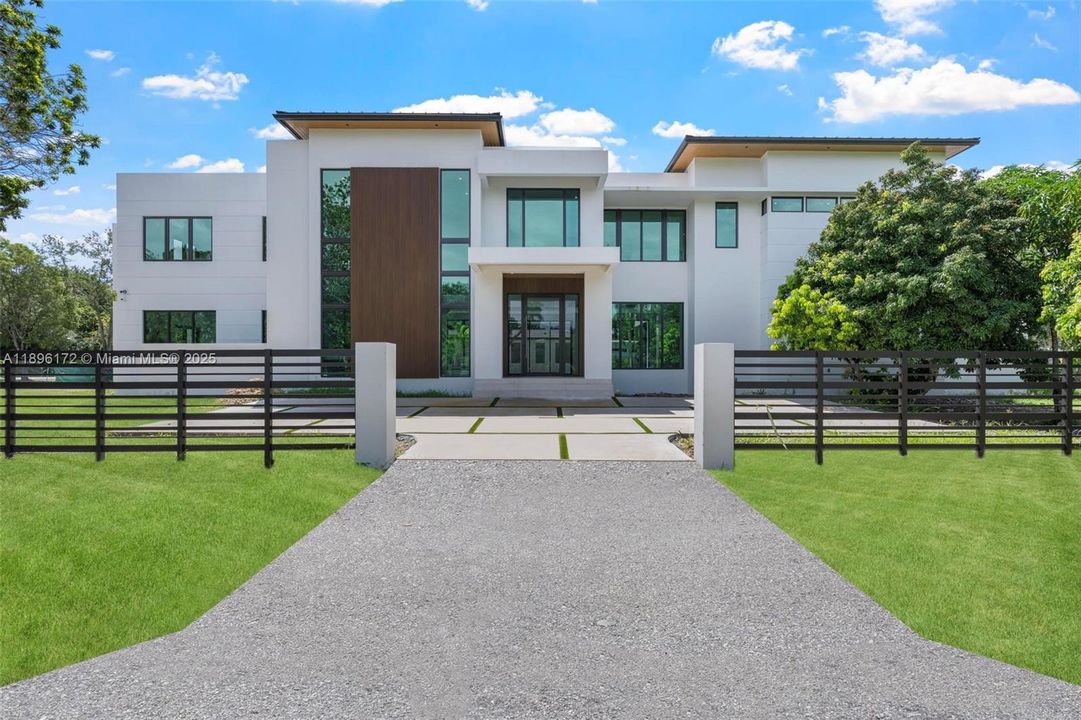 For Sale: $6,500,000 (6 beds, 6 baths, 7263 Square Feet)