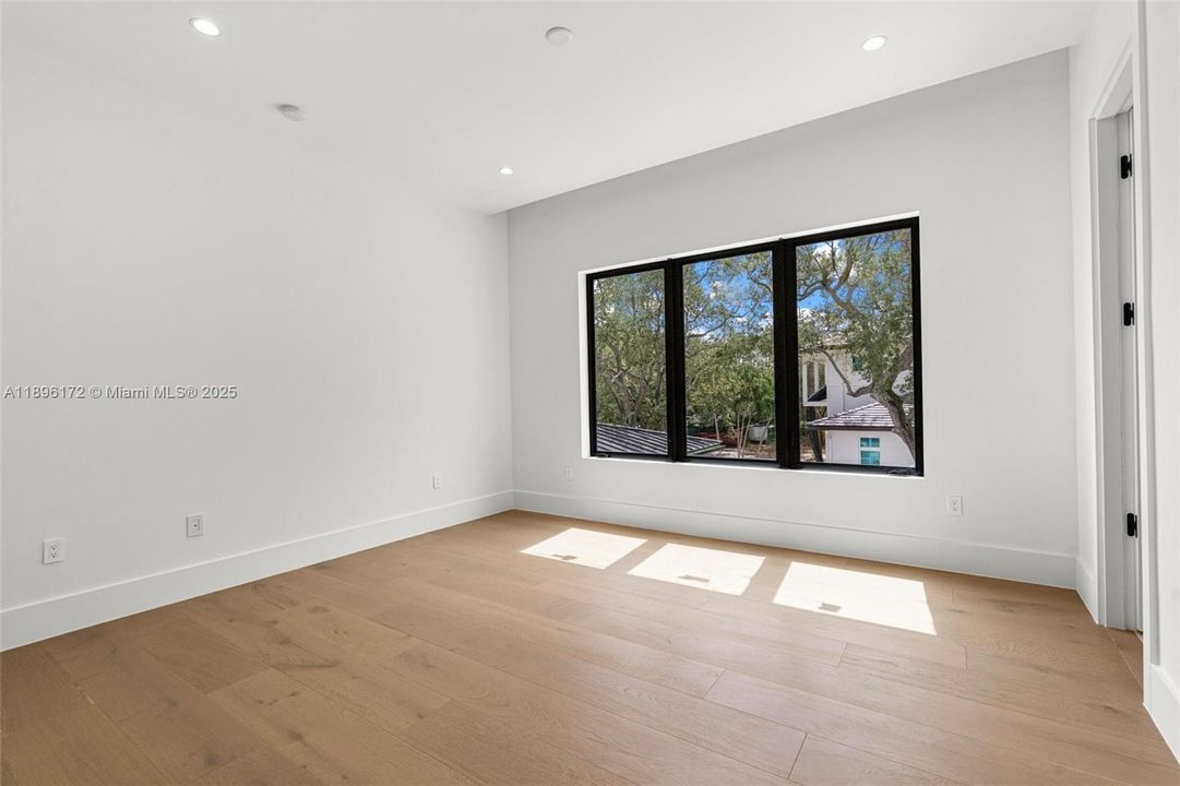 For Sale: $6,500,000 (6 beds, 6 baths, 7263 Square Feet)