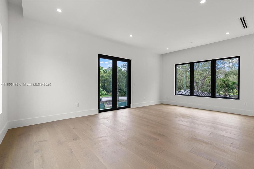 For Sale: $6,500,000 (6 beds, 6 baths, 7263 Square Feet)