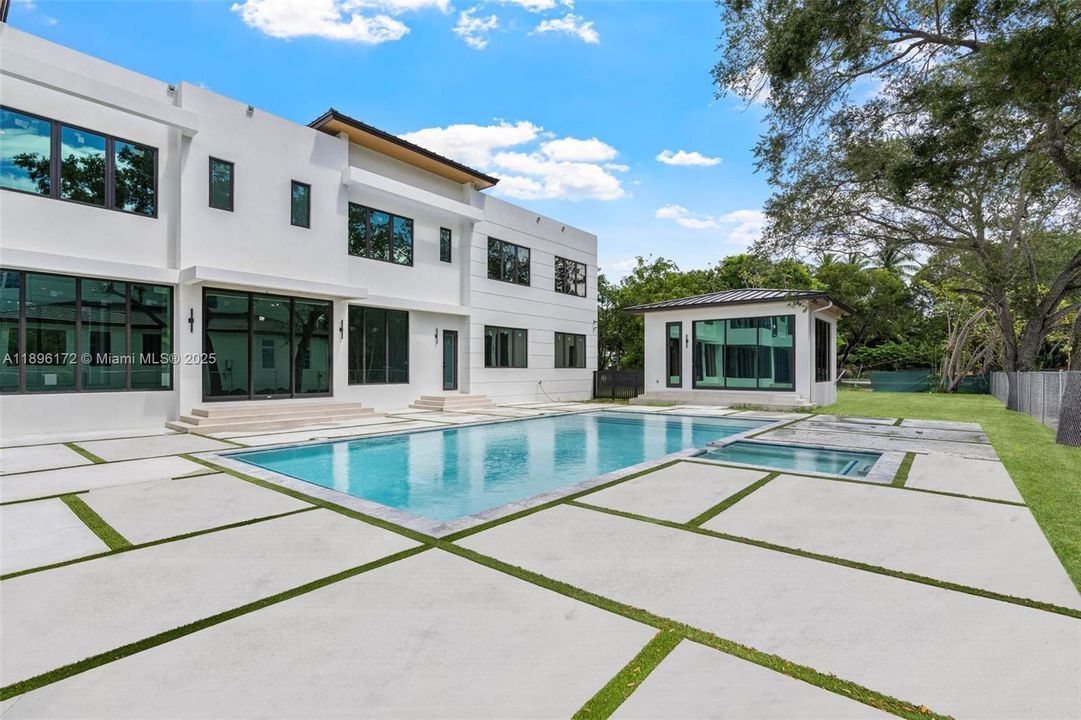 For Sale: $6,500,000 (6 beds, 6 baths, 7263 Square Feet)