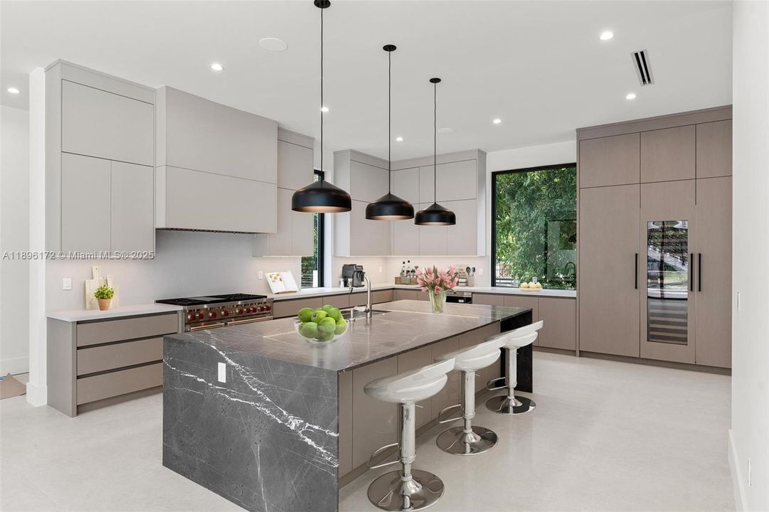 For Sale: $6,500,000 (6 beds, 6 baths, 7263 Square Feet)