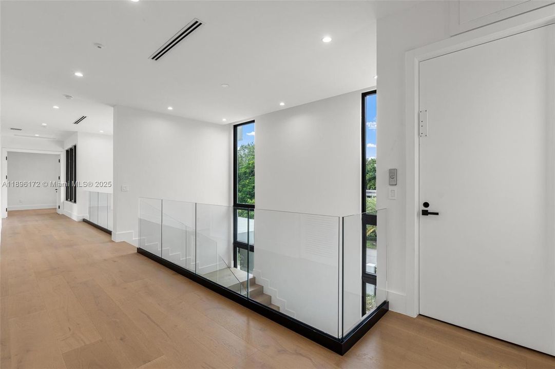 For Sale: $6,500,000 (6 beds, 6 baths, 7263 Square Feet)