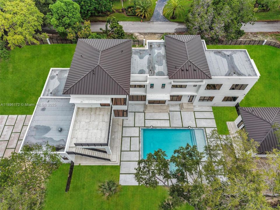 For Sale: $6,500,000 (6 beds, 6 baths, 7263 Square Feet)