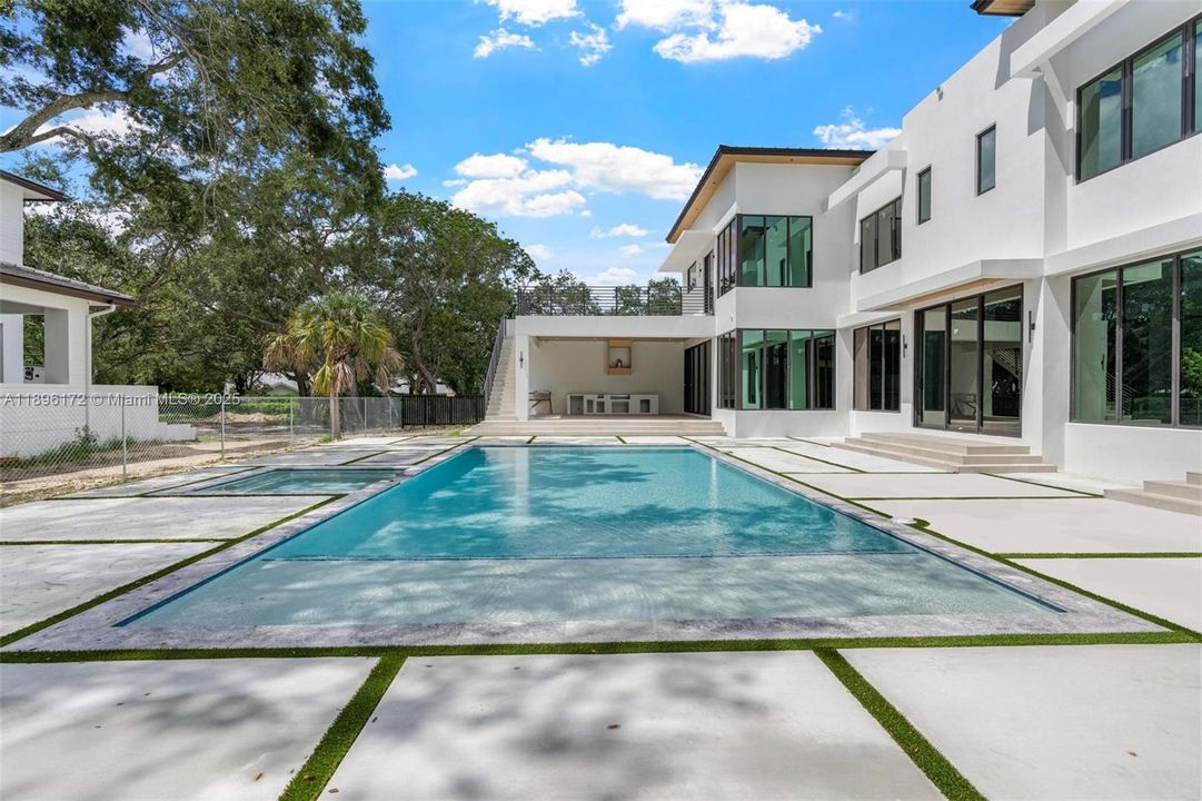 For Sale: $6,500,000 (6 beds, 6 baths, 7263 Square Feet)