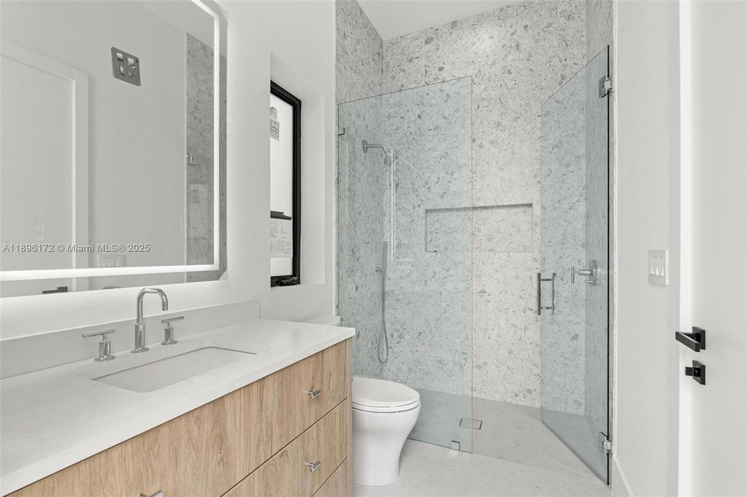 For Sale: $6,500,000 (6 beds, 6 baths, 7263 Square Feet)