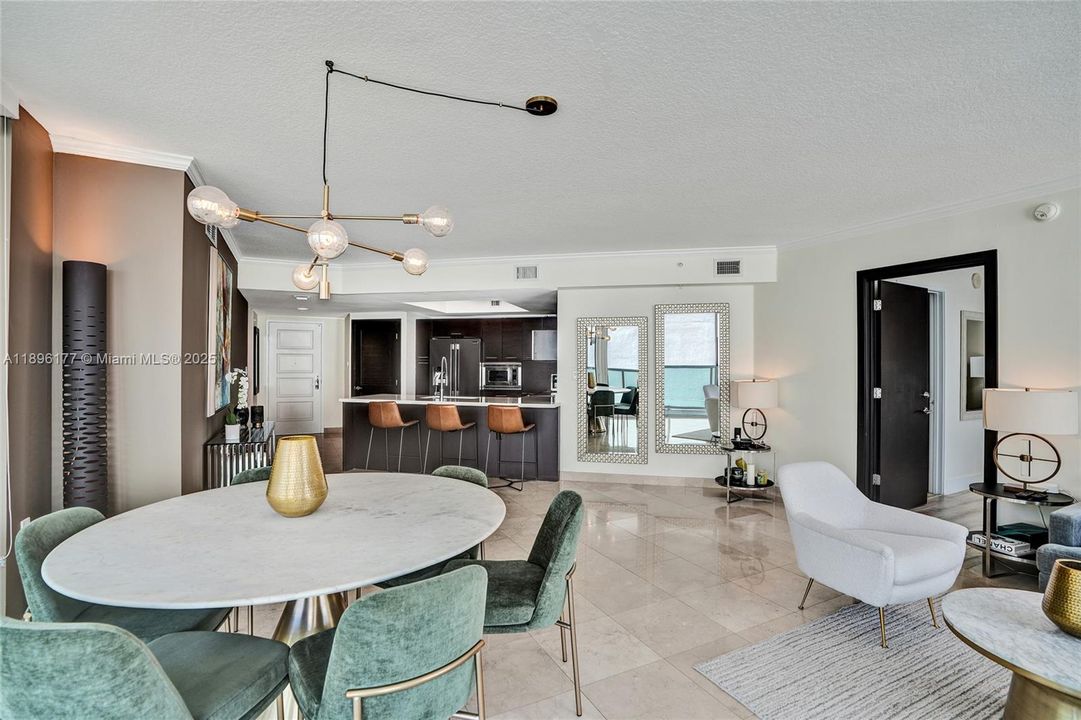 待售: $795,000 (3 贝兹, 2 浴室, 1447 平方英尺)