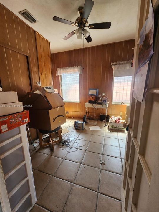 Vendido Recientemente: $435,000 (2 camas, 1 baños, 1082 Pies cuadrados)