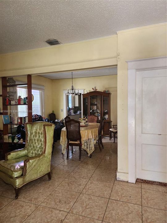 Vendido Recientemente: $435,000 (2 camas, 1 baños, 1082 Pies cuadrados)