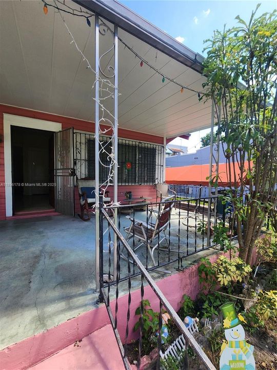 Vendido Recientemente: $435,000 (2 camas, 1 baños, 1082 Pies cuadrados)