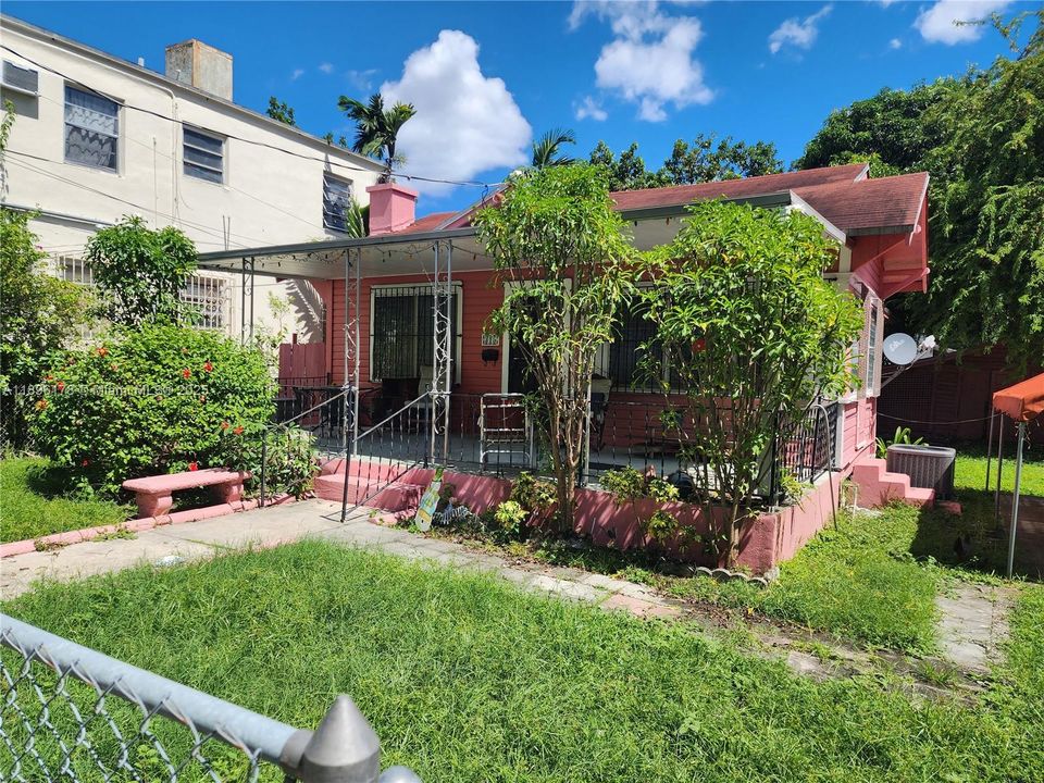 Vendido Recientemente: $435,000 (2 camas, 1 baños, 1082 Pies cuadrados)