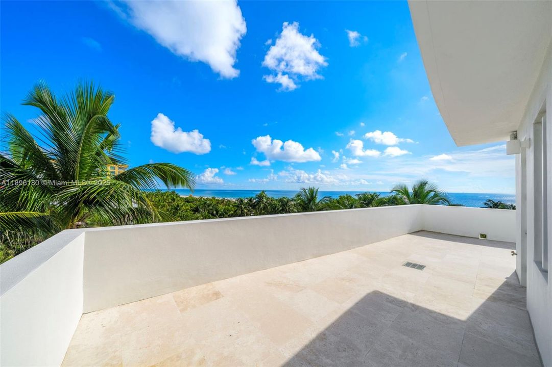 На продажу: $10,000,000 (4 спален, 3 ванн, 2779 Квадратных фут)