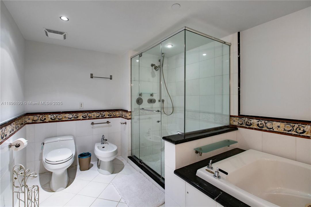 最近租的: $11,995 (2 贝兹, 3 浴室, 1929 平方英尺)