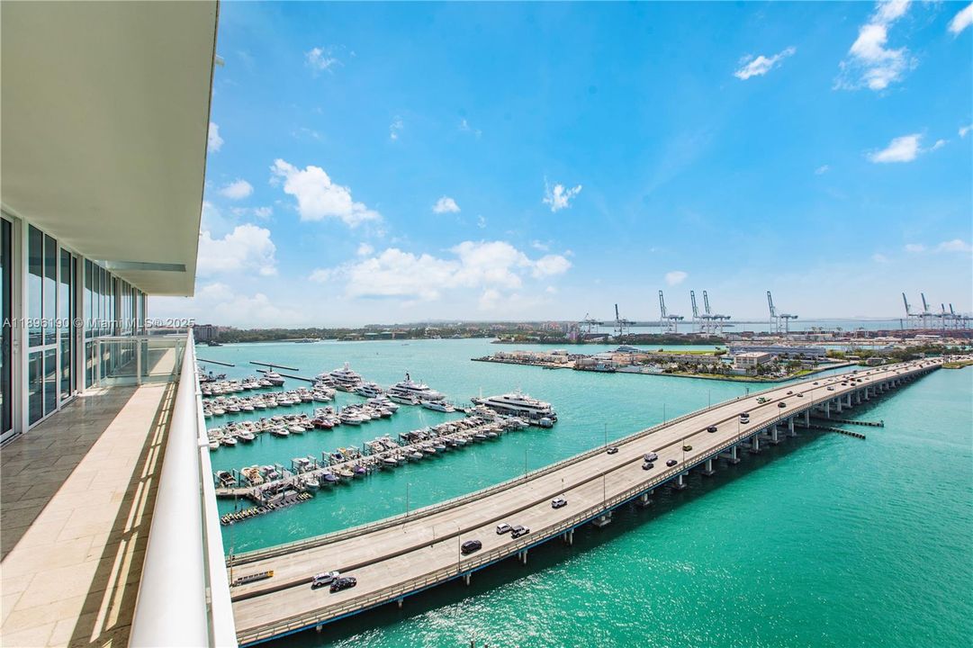 最近租的: $11,995 (2 贝兹, 3 浴室, 1929 平方英尺)