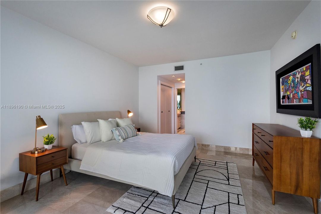 最近租的: $11,995 (2 贝兹, 3 浴室, 1929 平方英尺)