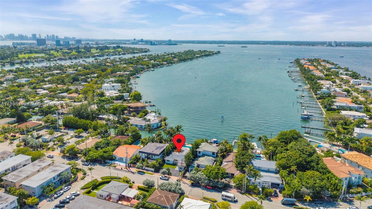 Recientemente alquilado: $15,000 (3 camas, 3 baños, 2874 Pies cuadrados)