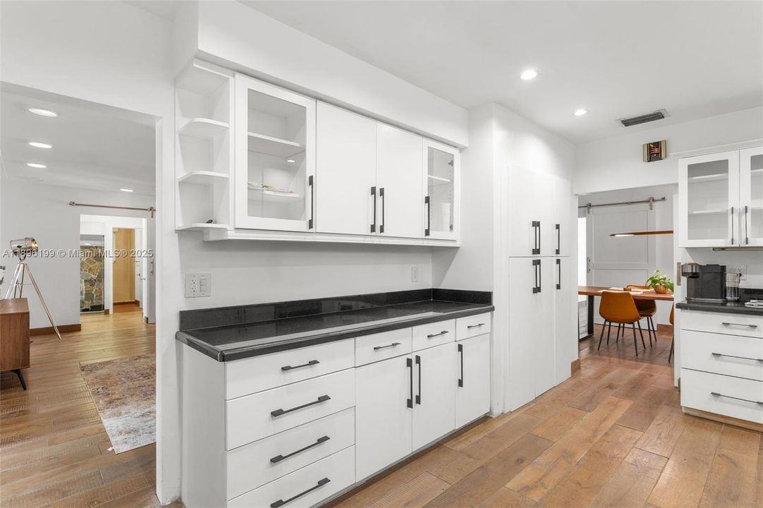 Recientemente alquilado: $15,000 (3 camas, 3 baños, 2874 Pies cuadrados)