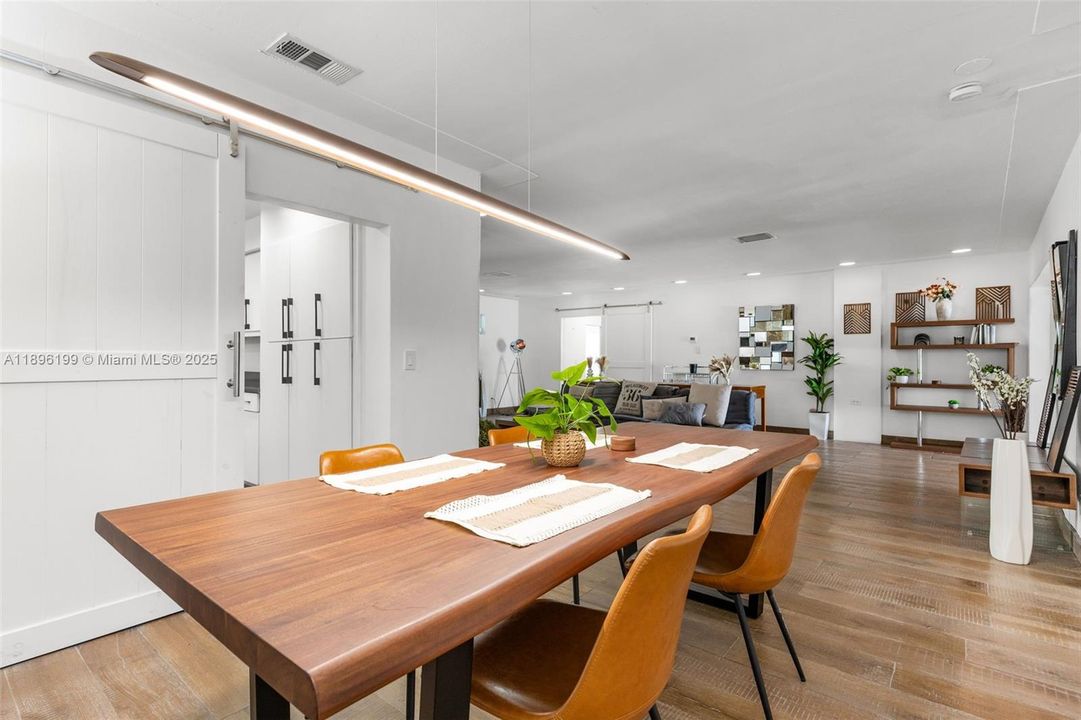 Recientemente alquilado: $15,000 (3 camas, 3 baños, 2874 Pies cuadrados)