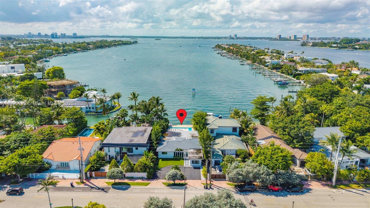 Recientemente alquilado: $15,000 (3 camas, 3 baños, 2874 Pies cuadrados)