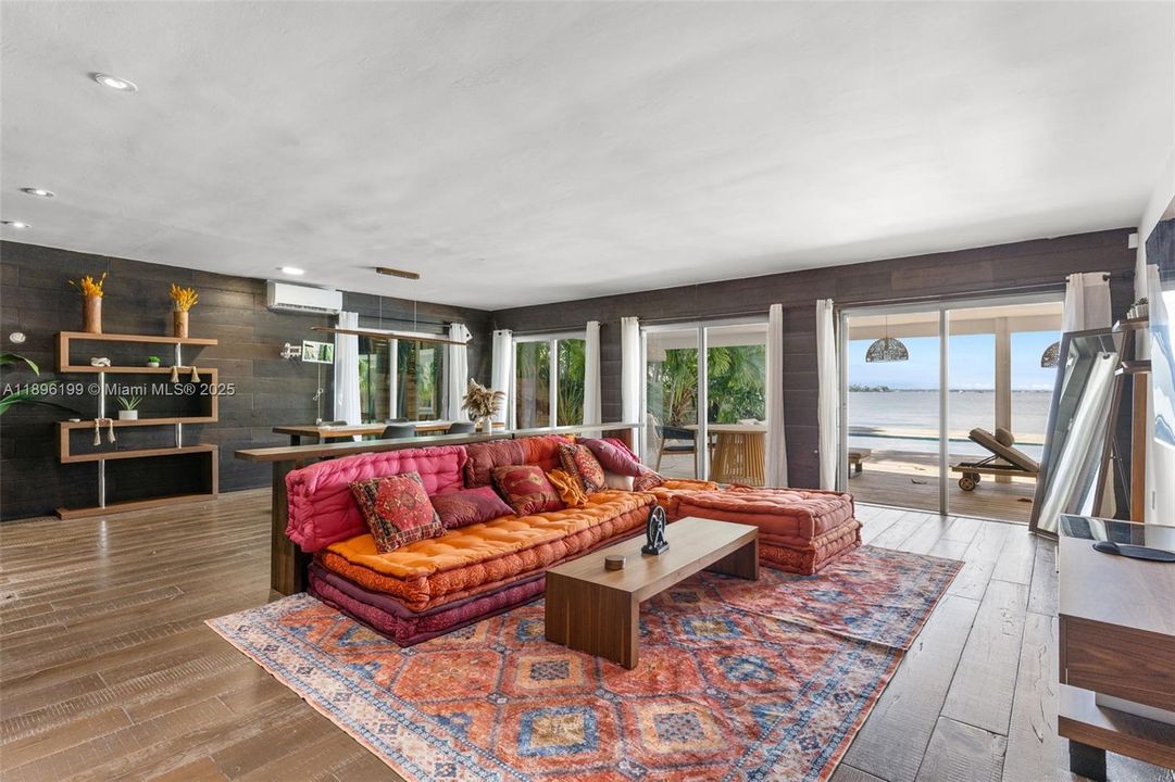 Recientemente alquilado: $15,000 (3 camas, 3 baños, 2874 Pies cuadrados)